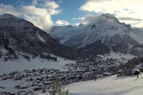 Weather window in snow-covered Lech ski resort, Austria – Weather to ski – Snow report, 20 November 2025