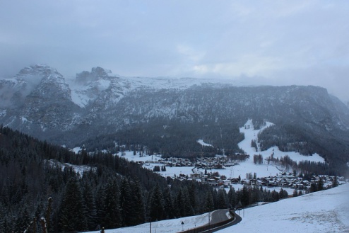Snow-covered mountainside in the Alta Badia ski area in the Dolomites, Italy – Weather to ski – Snow report, 20 November 2025
