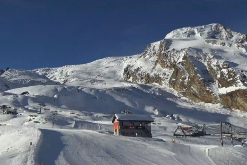 Excellent snow conditions on the glacier in Saas-Fee, Switzerland - Weather to ski – Snow report, 5 November 2025