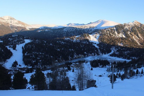 Snow-covered pistes between the trees in Turracher Höhe, Austria – Weather to ski – Snow report, 19 December 2025