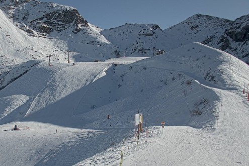 Snowy mountainside in Limone Piemonte, Italy – Weather to ski – Snow report, 12 December 2025