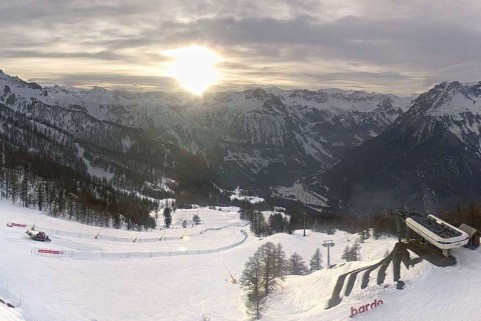 Skies clouding up over Bardonecchia, Italy – Weather to ski – Snow forecast, 13 March 2026