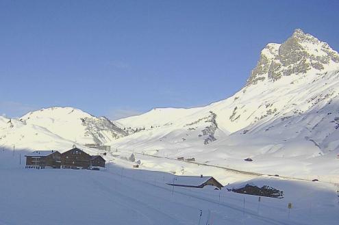 Blue skies and panoramic mountain views in Warth, Austria – Weather to ski – Snow report, 27 January 2023