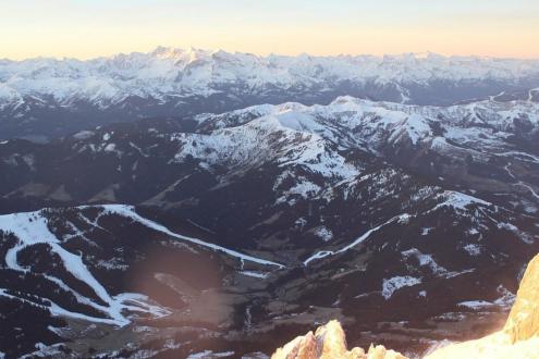 Panoramic mountain view of the Hochkönig area in Austria – Weather to ski – Snow report, 6 January 2023