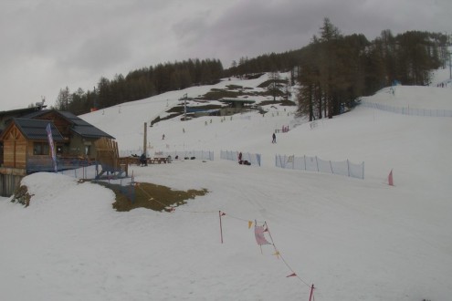 Cloudy skies over the ski slopes in Bardonecchia, Italy – Weather to ski – Snow forecast, 10 March 2023