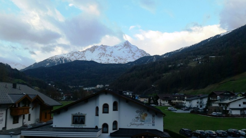 Sölden, Austria - Weather to ski - Today in the Alps, 16 April 2016