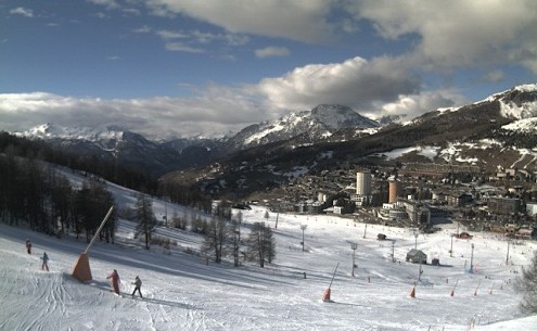Modest snow cover in Sestriere, Italy on 17 January 2019 – Weather to ski – Who got the most snow in the Alps in 2018-19?