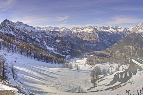 Spring-like lower slopes in Bardonecchia, Italy – Weather to ski – Today in the Alps, 2 January 2022