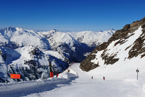 Top section of the Aiguille Rouge ski slope in Les Arcs, France - Weather to ski – Our blog: Top 5 pistes in Les Arcs