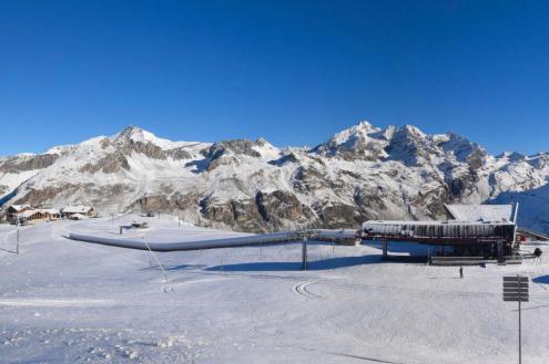 Fresh snow in Val d’Isère, France on 10 November 2022 – Weather to ski – Today in the Alps, 10 November 2022