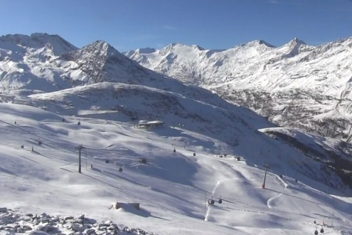 Snow covered slopes of Obergurgl, Austria on its opening day – Weather to ski – Today in the Alps, 17 November 2022