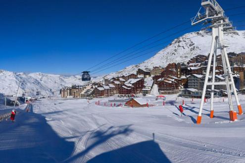 Snowy ski slopes in Val Thorens, France – Weather to ski – Today in the Alps, 25 November 2022