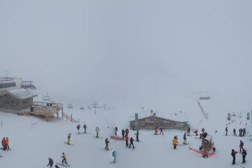 Cloudy weather with light snow over the slopes of Val d’Isère, France – Weather to ski – Today in the Alps, 3 December 2022