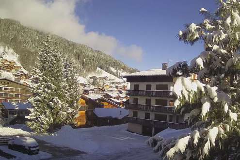 Snowy scenes in the village in Les Gets, France – Weather to ski – Today in the Alps, 10 January 2023
