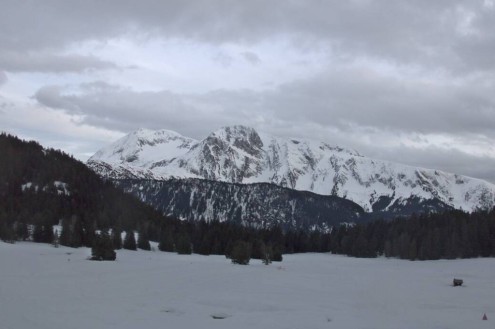 Cloudy skies over Chamrousse, France – Weather to ski – Snow forecast, 13 March 2026