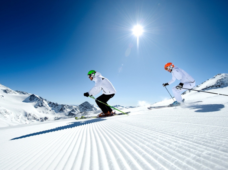 Ski slope in Stubai, Austria - Weather to ski - Our blog: Top 5 places to ski in the Alps in May