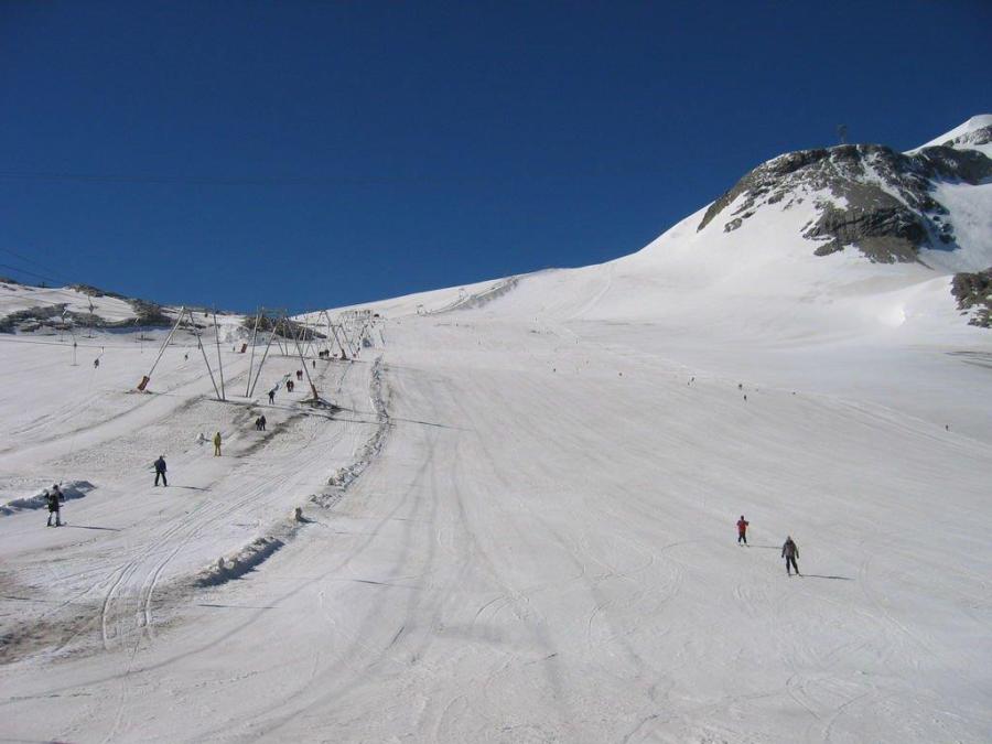 Ski slope in Tignes, France - Weather to ski - Our blog: Top 5 places to ski in the Alps in July