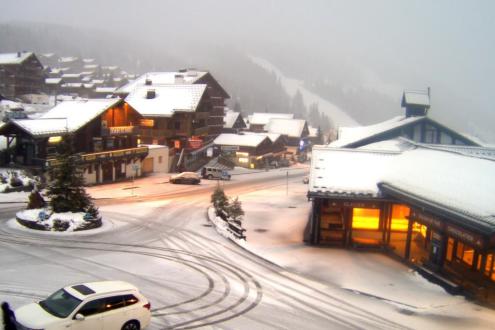 Snowing this morning after a period of rain in Les Saisies, France – Weather to ski – Today in the Alps, 13 December 2023