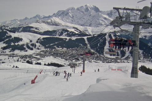 Milky skies over Les Saisies, France – Weather to ski – Today in the Alps, 21 February 2024