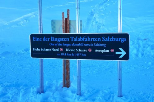 Sign at the start of the Hohe Scharte Nord run in Bad Gastein, one of the longest downhill runs in the Salzburg region of Austria at 10.4km with a 1457m vertical - Weather to ski - Our blog: Bad Gastein - 5 reasons to visit this forgotten gem