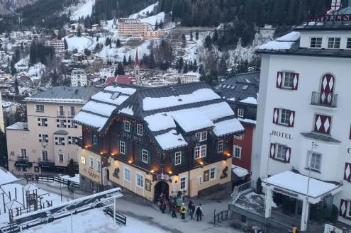 View of the Silver Bullet bar and restaurant in Bad Gastein, Austria - Weather to ski - Our blog: Bad Gastein - 5 reasons to visit this forgotten gem