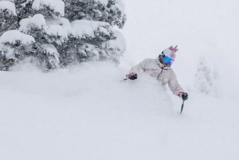 Skiing deep powder in Steamboat, Colorado on 7 January 2024 – Weather to ski – Who got the most snow in North America in 2023-24?