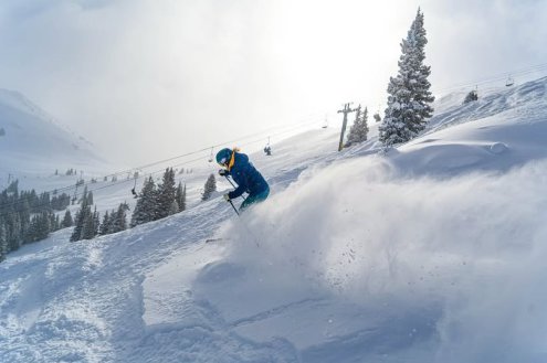 Skiing powder in Copper mountain, Colorado on 10 January 2025 – Weather to ski – Who got the most snow in North America in 2024-25?