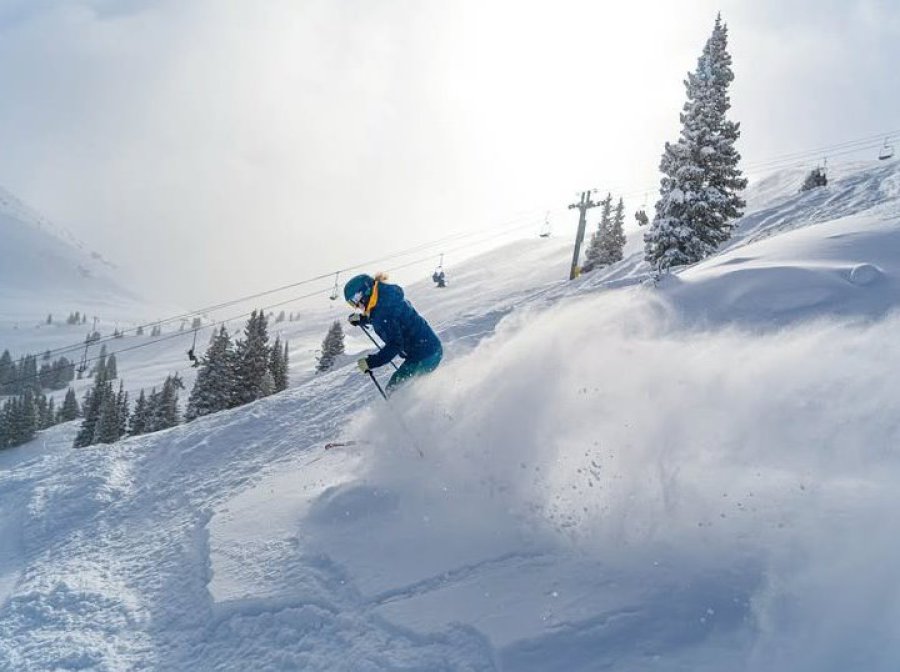 Skiing powder in Copper mountain, Colorado on 10 January 2025 – Weather to ski – Who got the most snow in North America in 2024-25?