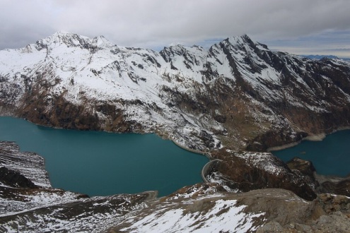 Panoramic view over the lake and mountains near Kaprun, Austria, where weather conditions are deteriorating this morning – Weather to ski – Today in the Alps, 2 November 2025