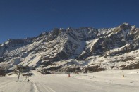 Ski slopes at Plan Maison, Cervinia, Italy showing snow conditions on 5 November 2025. Click to view the latest snow report.