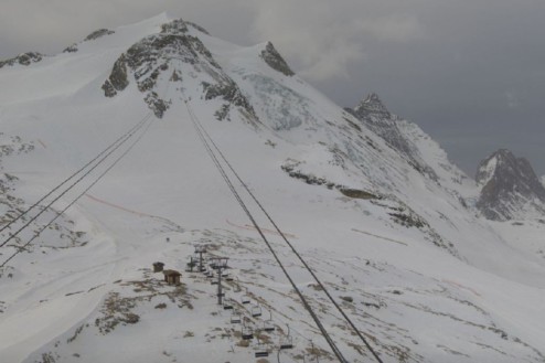 Cloudy skies over the Grande Motte glacier above Tignes, France – Weather to ski – Snow report, 14 November 2025