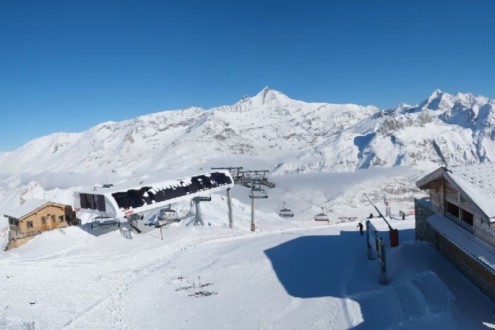 Sunny skies above the snow-covered ski slopes in Tignes, France, on the first day of its 2025-26 ski season – Weather to ski – Today in the Alps, 22 November 2025