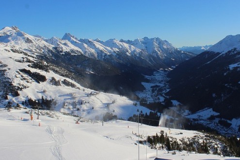 Blue skies over the snow-covered ski slopes of St Anton, Austria – Weather to ski – Today in the Alps, 2 December 2025