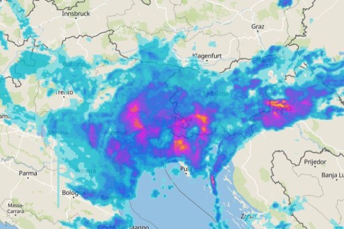 Meteoblue weather radar showing the focus of precipitation across the Alps on 25 January 2026 on the south-east and the Dolomites – Weather to ski – Today in the Alps, 25 January 2026