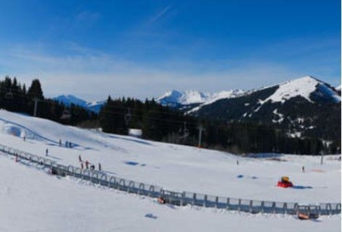 Blue skies over the ski slopes in Morzine, France, with high cloud in the west – Weather to ski – Today in the Alps, 5 February 2026