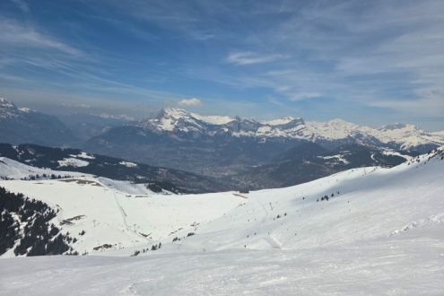 View from Col du Joly in Megève, France – Link to Weather to ski's full "Today in the Alps" report on weather and snow in the Alps on 24 March 2026