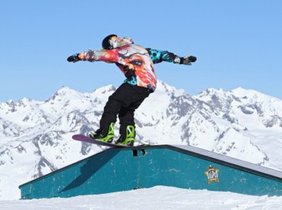 Snowpark in Les 2 Alpes, France - Weather to ski - Blog: Where to ski in the Alps in June