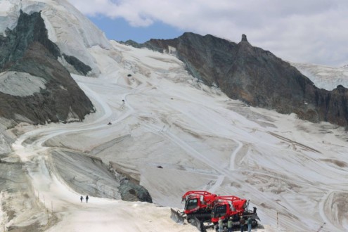 Poor summer snow conditions on the glacier in Saas-Fee – Weather to ski – Today in the Alps, 25 July 2026