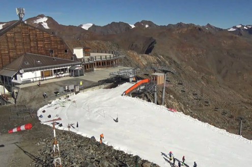 The glacier at Val Senales on its opening day on 19 September 2026 – Link to Weather to ski's report on Today in the Alps, 19 September 2026