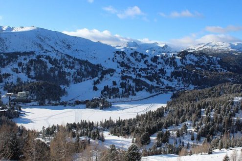 Mostly blue skies above the snow-covered mountains and valley in Turracher Höhe, Austria on 30 January 2026 – Weather to ski – Who got the most snow in the Alps in 2025-26?
