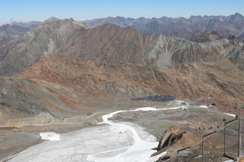 Pitztal glacier, Austria, on 22 September 2026, while being prepared for opening on 26 September 2026 – Link to Weather to ski's report on Today in the Alps, 26 September 2026