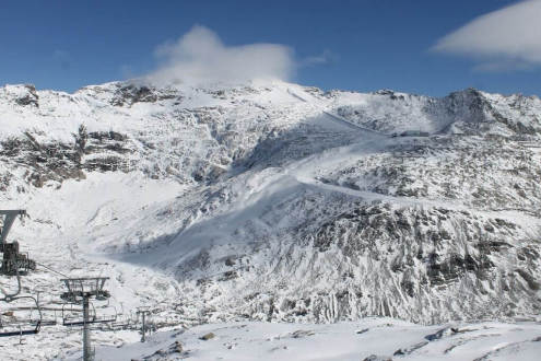 Snow-covered Mölltal glacier, Austria, with ski lift and pistes closed on its scheduled opening day on 30 October 2026 - Link to Weather to ski's Today in the Alps report on 30 October 2026